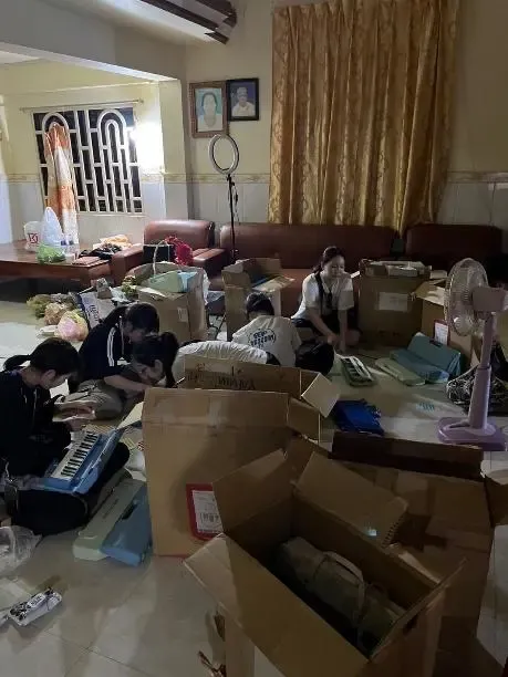 鍵盤ハーモニカの検品・清掃作業